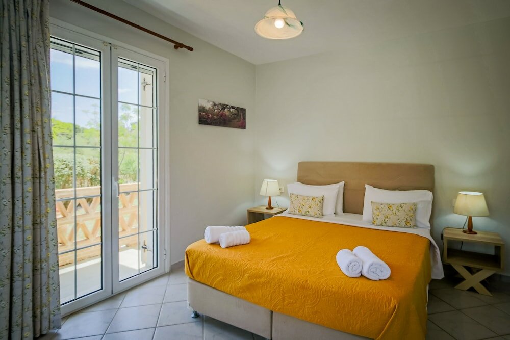 Фото Porto Gerakas Villas