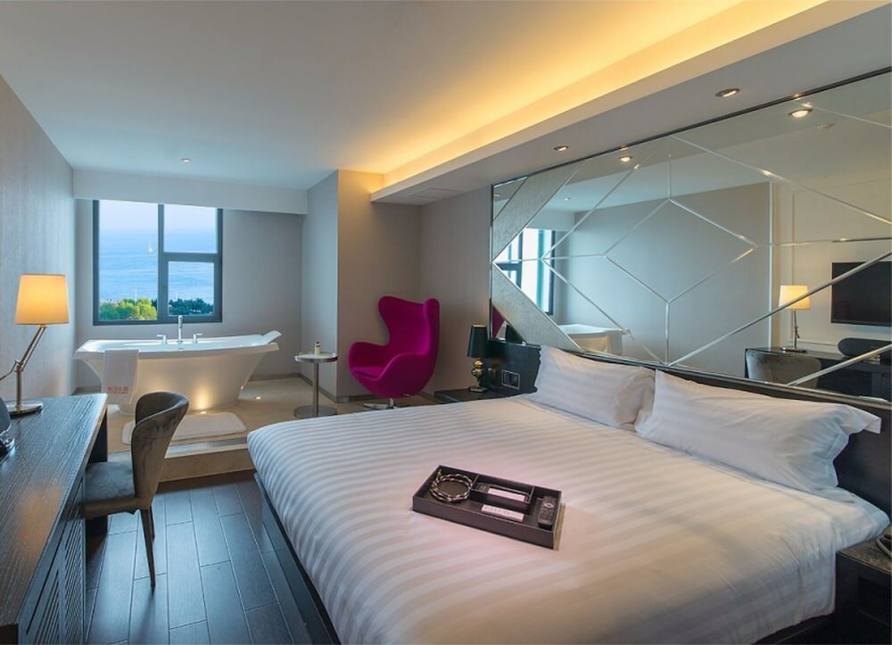 Фото Orange Crystal Hotel Wusi Square Seaview