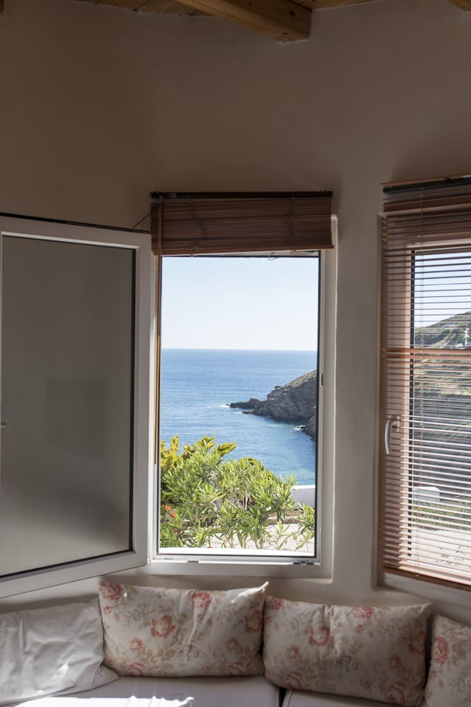 Фото Athina Ios Villa