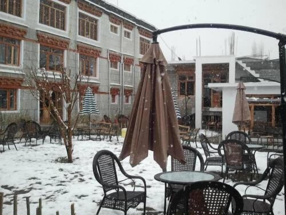 Фото Hotel Rafica