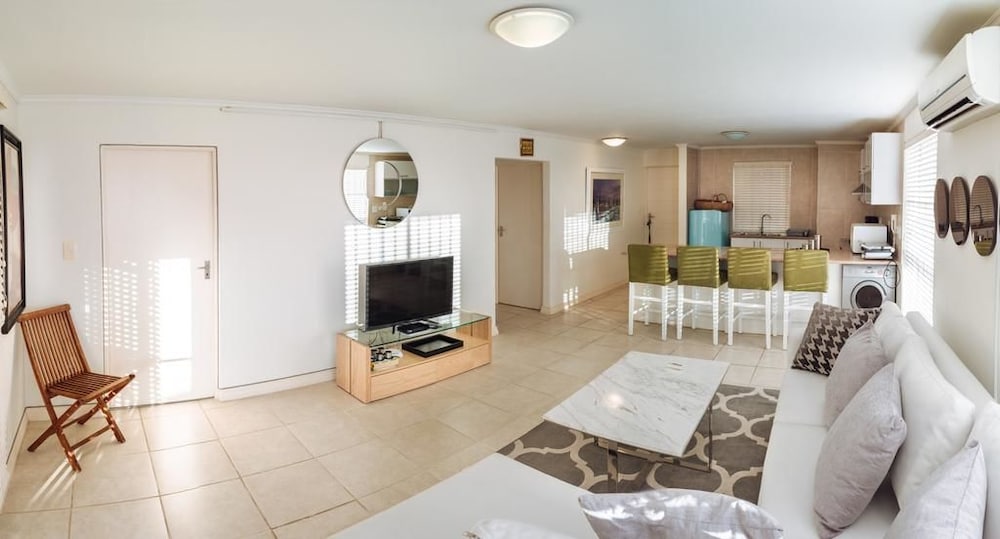 Фото Seaside Apartment