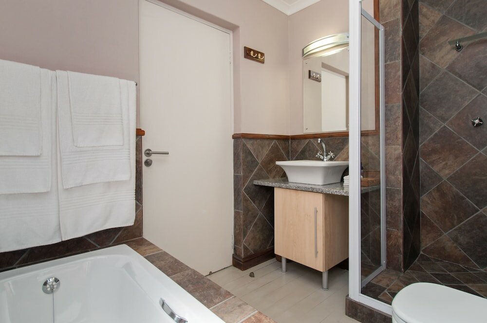 Фото Whale Away Guest House