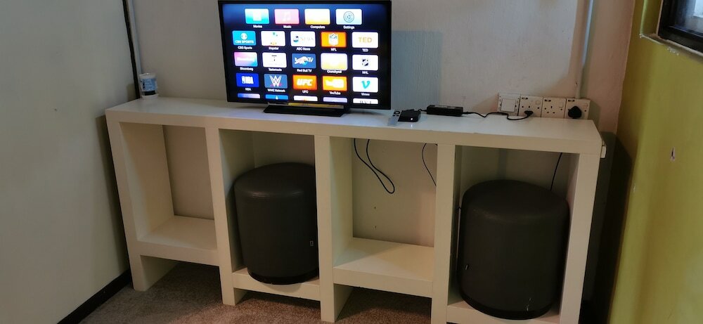 Фото Moustachz Hauze