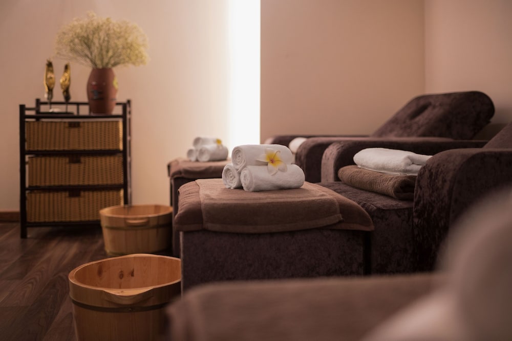 Фото Golden Town Hotel