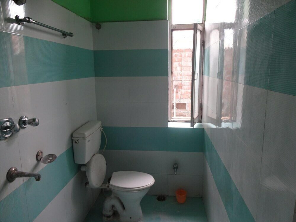 Фото Hotel Ajatsatru