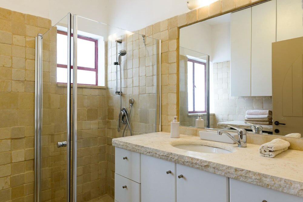 Фото Апартаменты Elegant 2br with Veranda by FeelHome