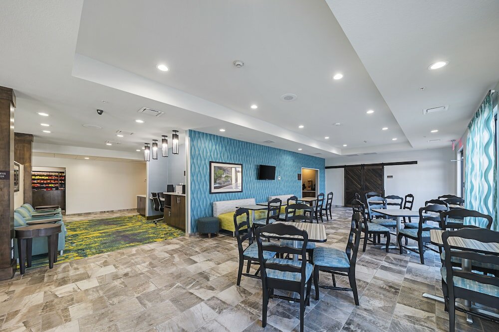 Фото Comfort Inn & Suites Oklahoma City near Bricktown