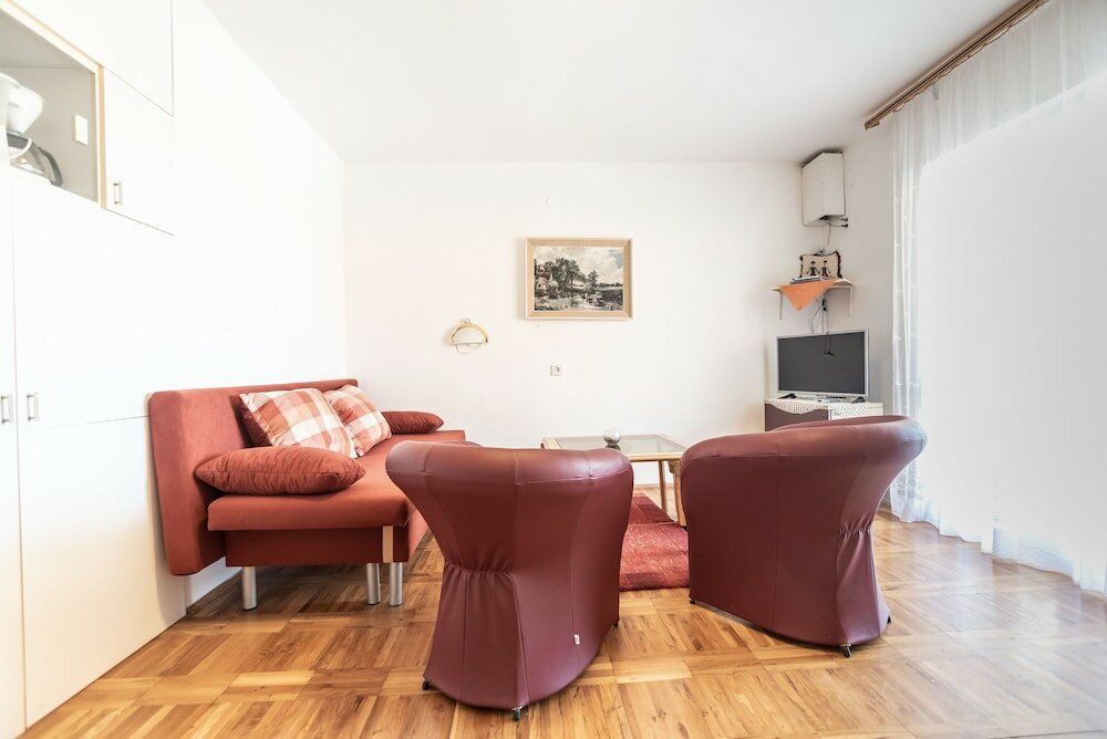 Фото Apartments Kiwi Karin