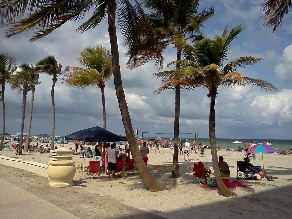 Фото Hollywood Beach Resort -two Bedrooms Sleeps 6