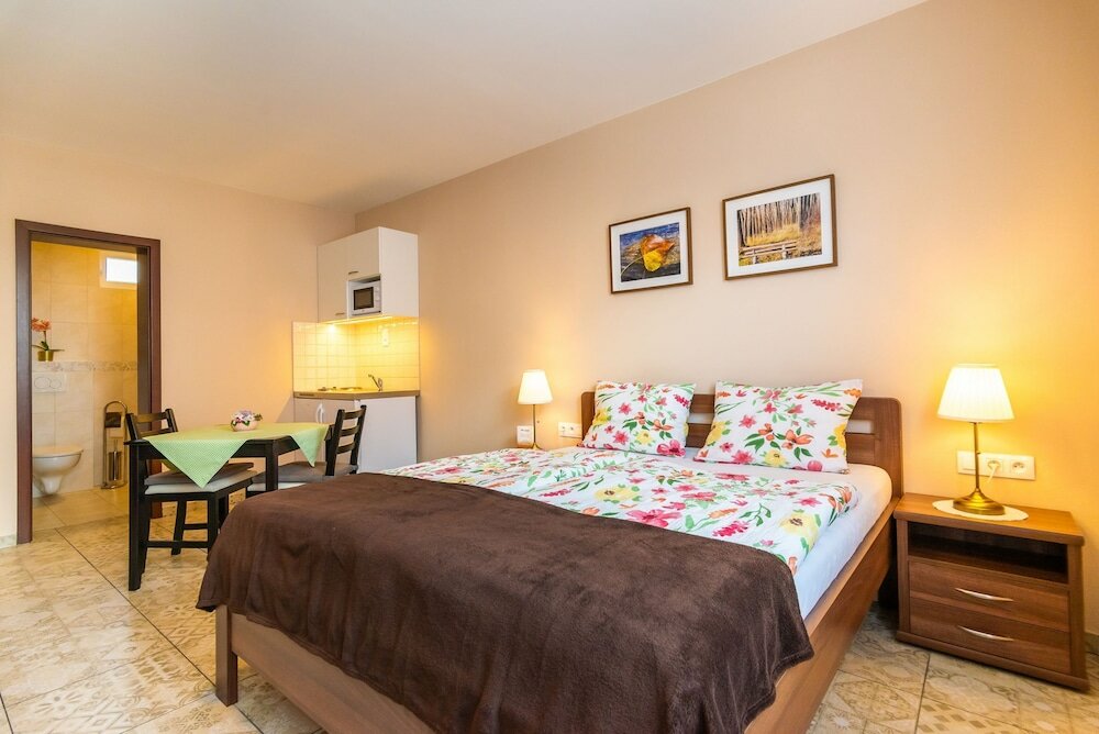 Фото Apartmanovy dom Villa Ephélia