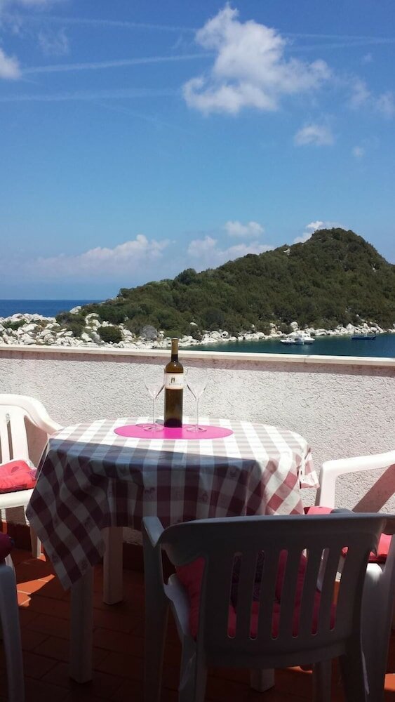 Фото Apartments Marija Lastovo