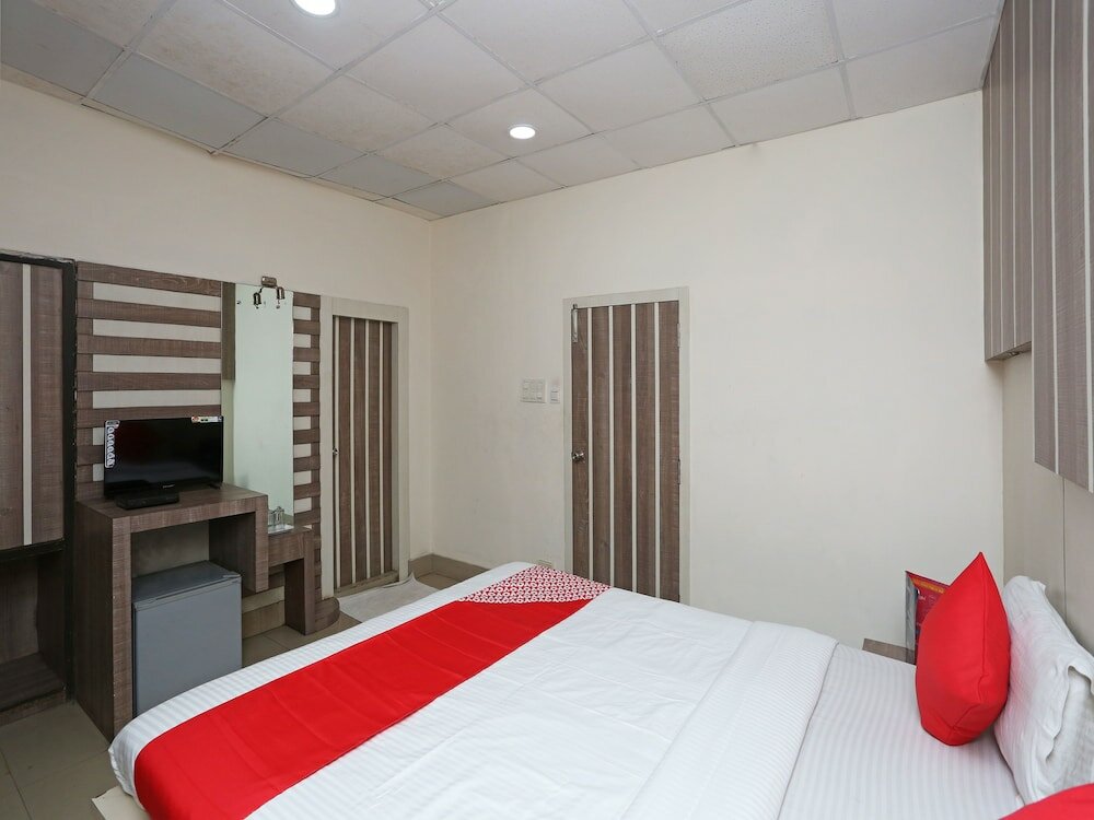 Фото Oyo 11888 Rasbehari Avenue