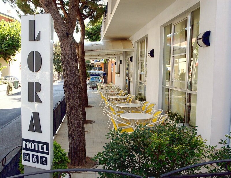 Гостиница Hotel Lora в Римини