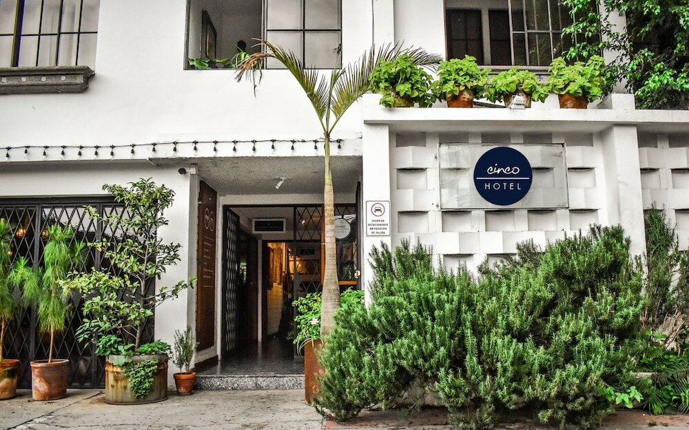 Фото отеля 1