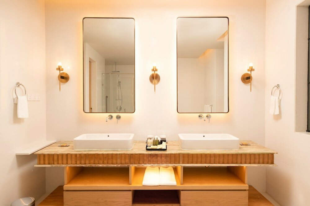 Фото DoubleTree by Hilton Weerawila Rajawarna Resort