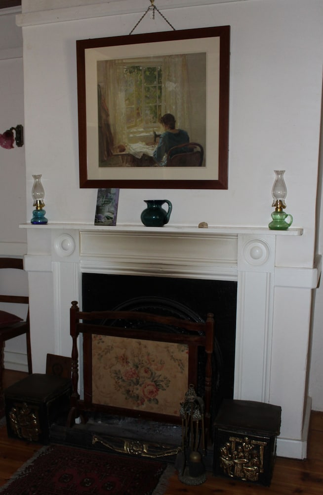 Фото Hillside Cottage