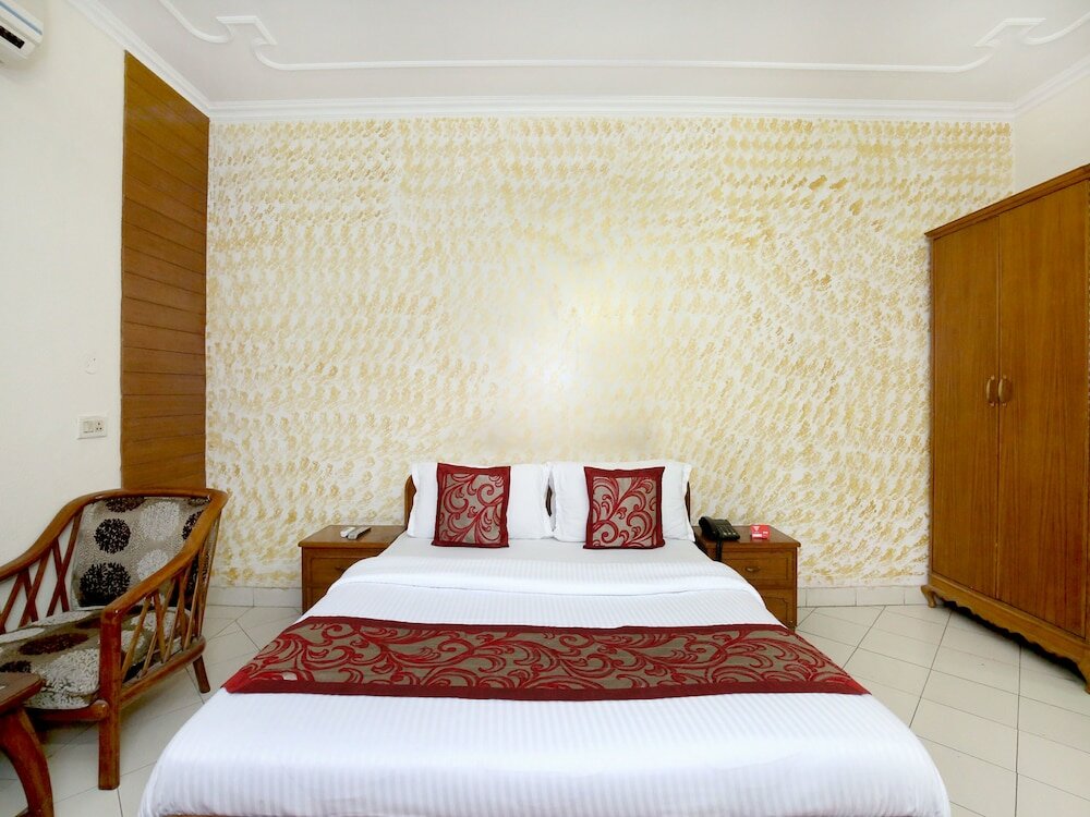 Фото Oyo 990 Hotel Paradise