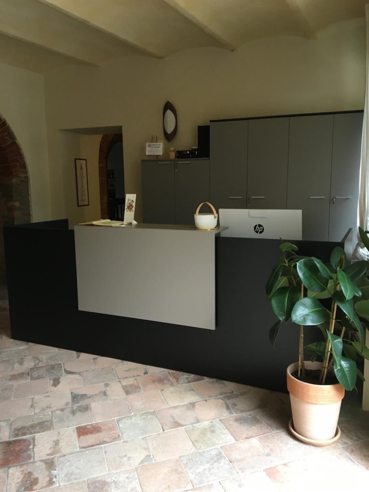 Фото Albergo Castiglione Langhe