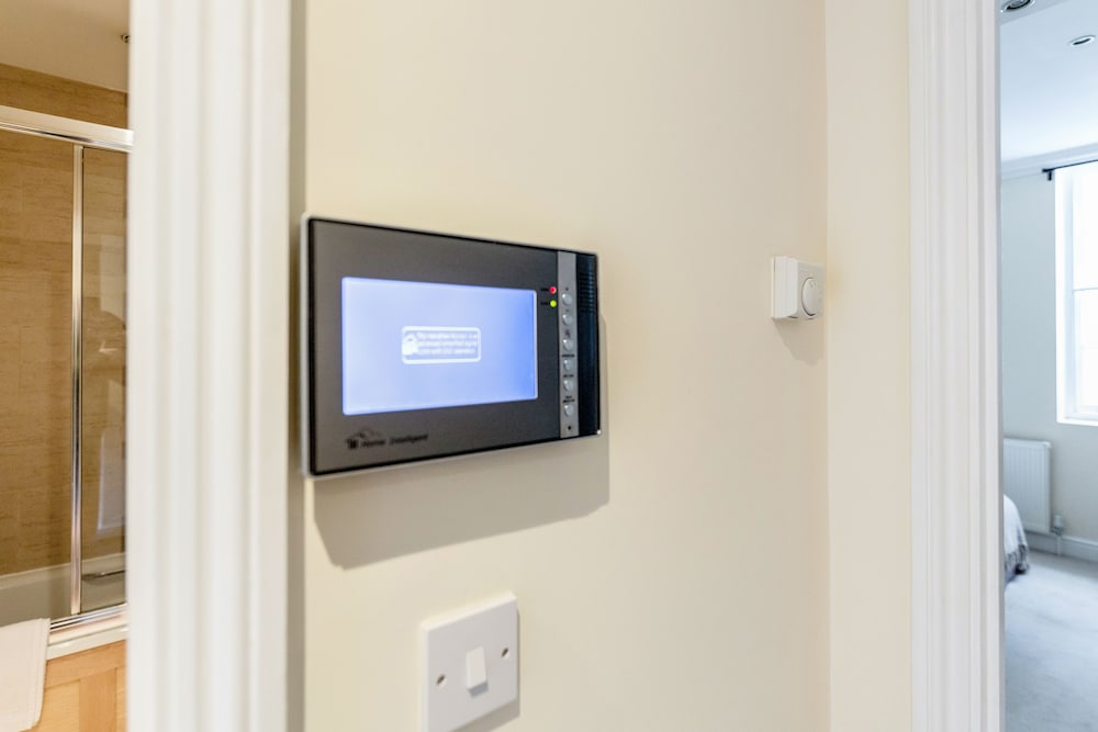 Фото Spectacular Strand Two Bed Apartment