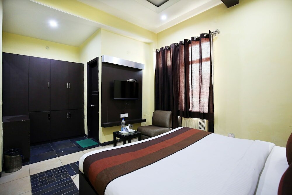 Фото Oyo 1673 Hotel Mm Yellowuds