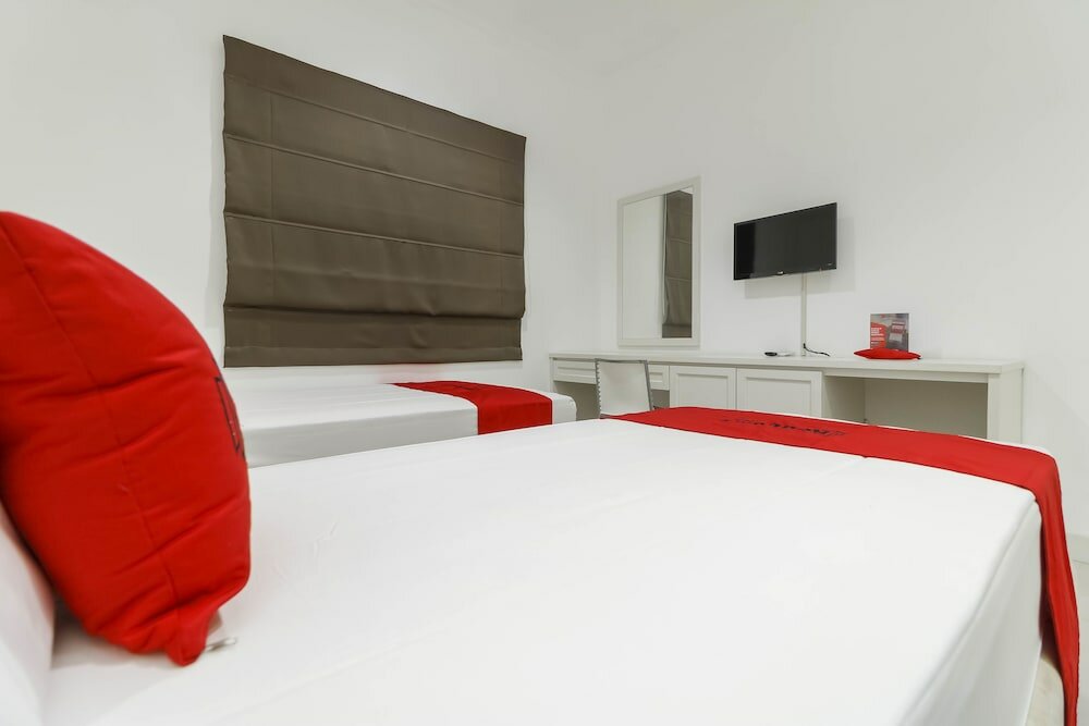 Фото RedDoorz Plus @ Setiabudi Barat