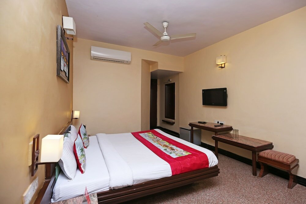 Фото Oyo 8600 Hotel Deepali Executive