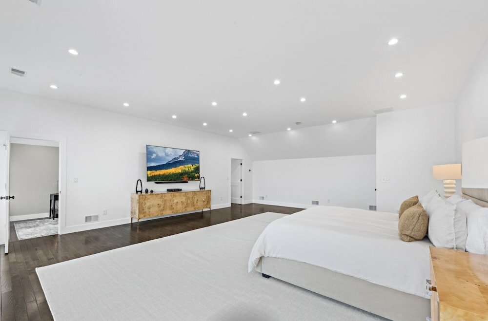 Фото Monmouth Beach 4br Villa on the Water