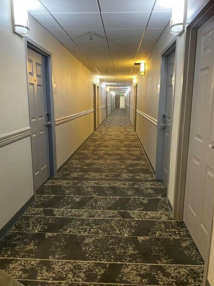 Фото Ramada by Wyndham Rochester Mayo Clinic Area