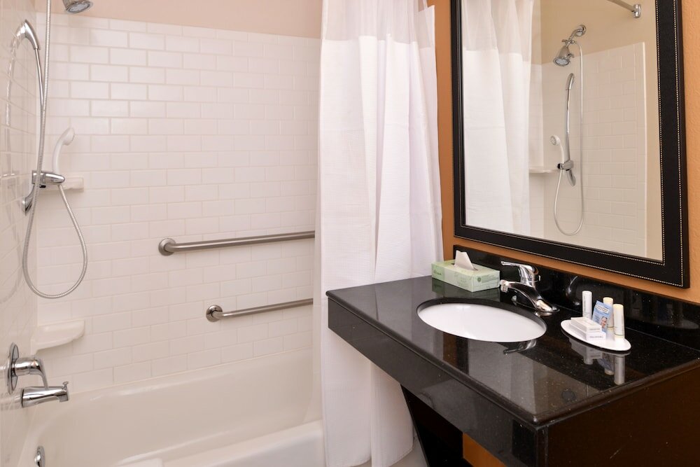 Фото Fairfield Inn & Suites by Marriott Fort Wayne