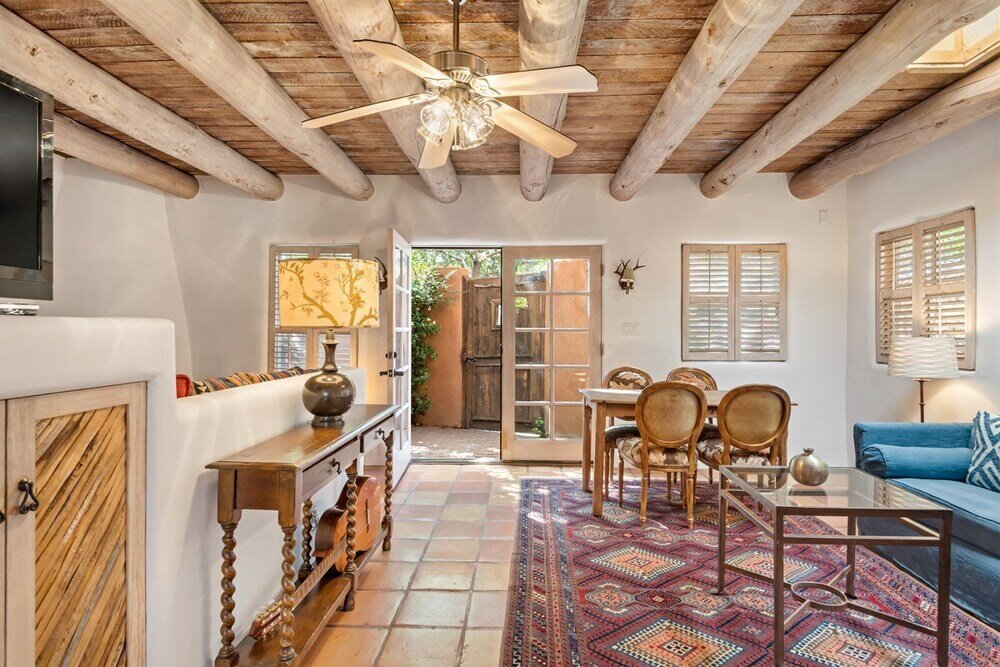 Фото Casa Siempre Mayo - Railyard Gem, Walk to Plaza