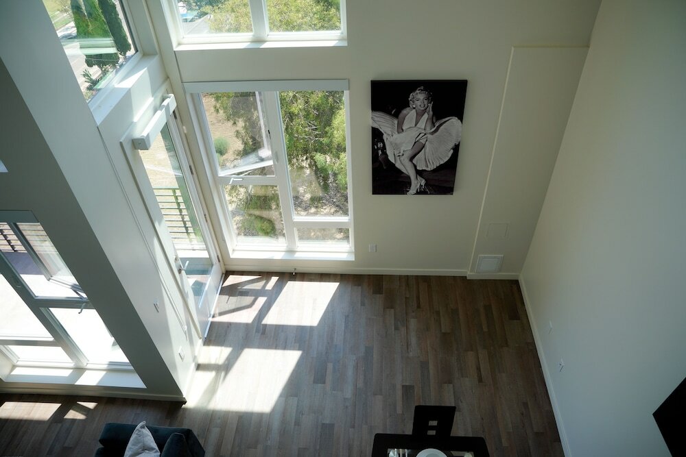 Фото New Lyfe Finest Luxury Apartment