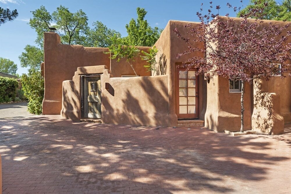 Фото Casa Siempre Mayo - Railyard Gem, Walk to Plaza