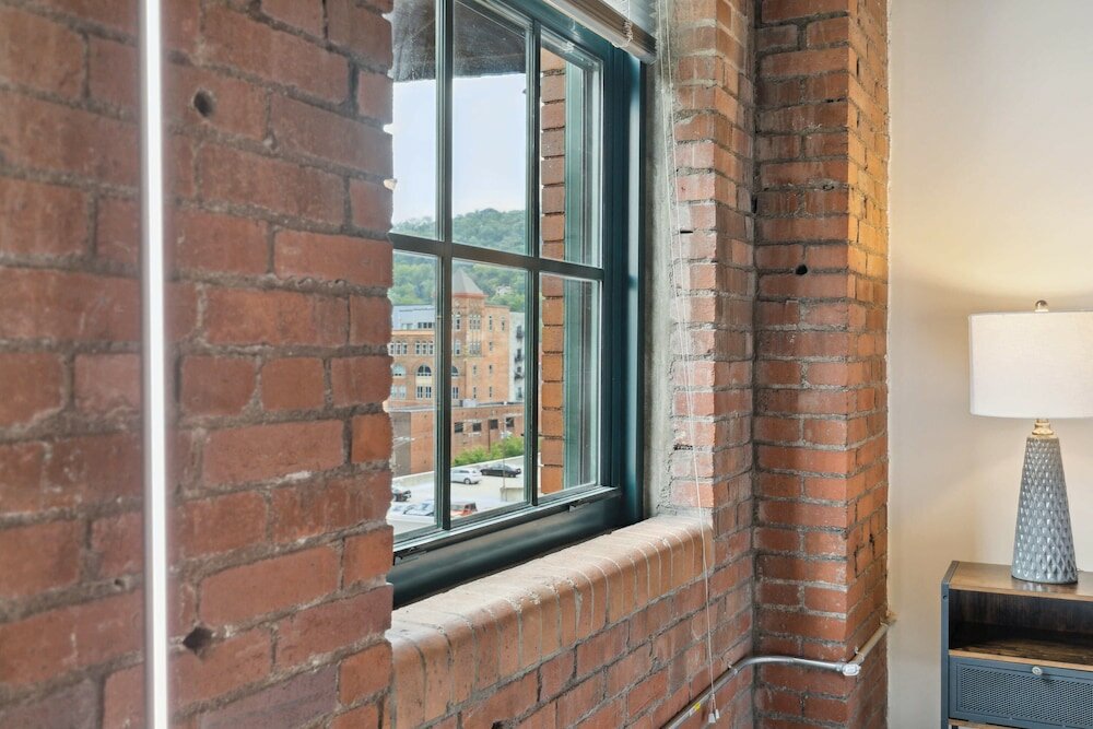 Фото Historic Loft Retreat With Pool