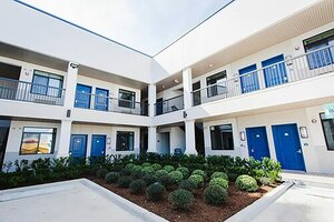 Гостиница Palace Inn Blue Us 59 & Gessner