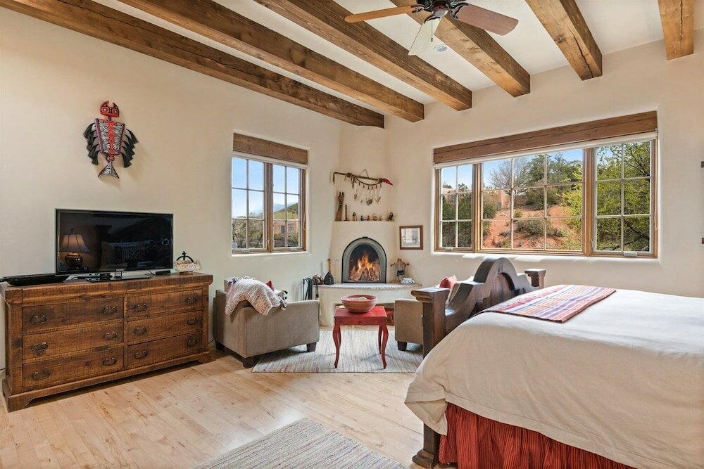 Фото Adobe Dream - Luxury East Side Adobe Home, Light Filled and Spacious