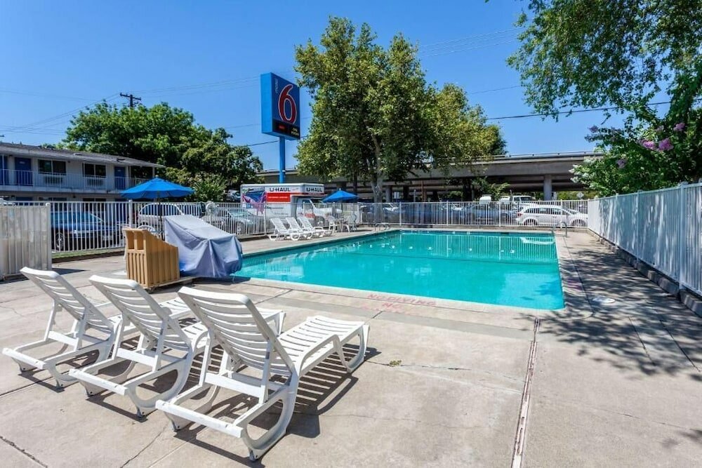 Фото Motel 6 Sacramento, Ca - Downtown