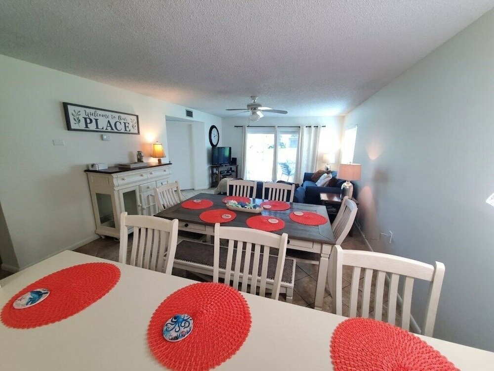 Фото Pet Friendly, 2 Bedroom, 2 Bath - Ocean Village Club P19