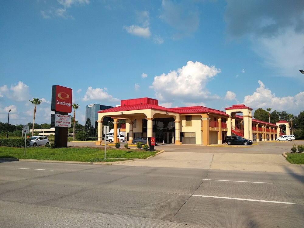 Фото Econo Lodge Inn & Suites West - Energy Corridor