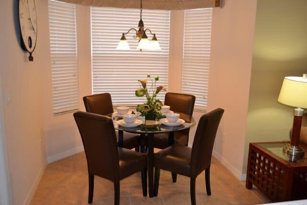 Фото Ip60471 - The Shire at West Haven - 5 Bed 3 Baths Villa