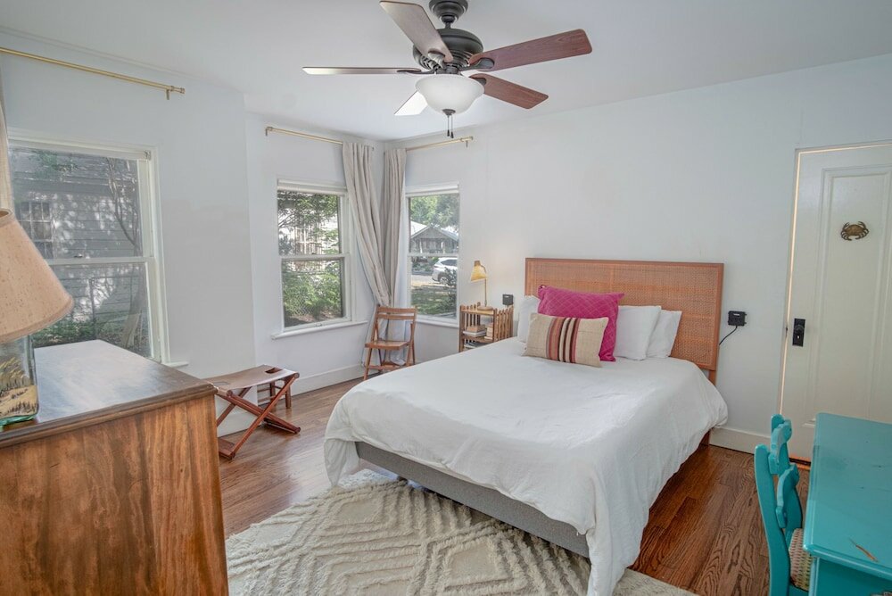 Фото Close to Famous Attractions With Hot Tub and Fire Pit