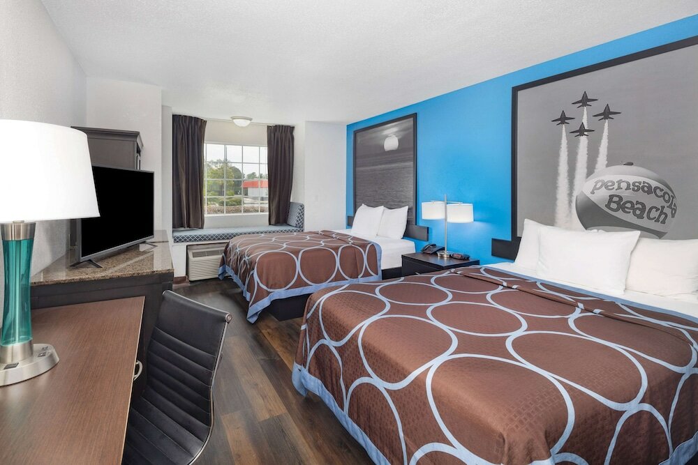 Фото Super 8 by Wyndham Pensacola