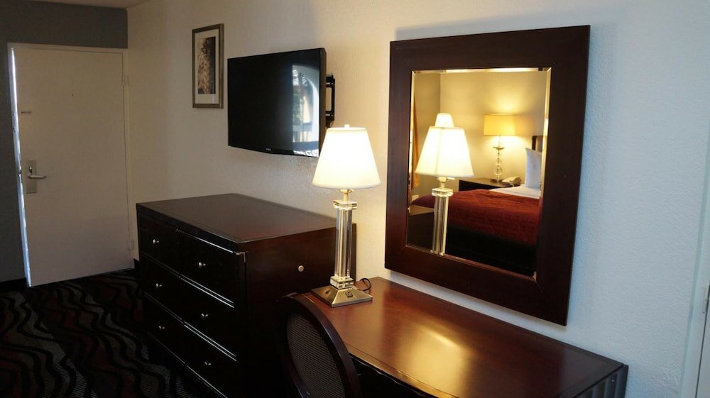 Фото Riverview Inn