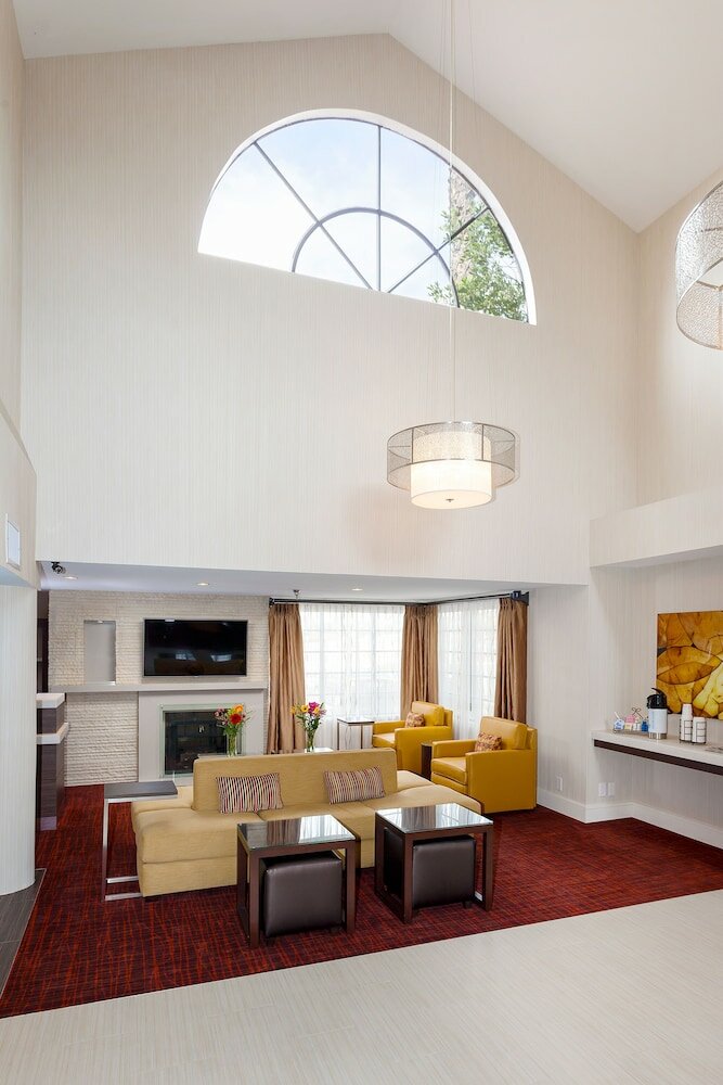 Фото Holiday Inn Express Simi Valley, an Ihg Hotel