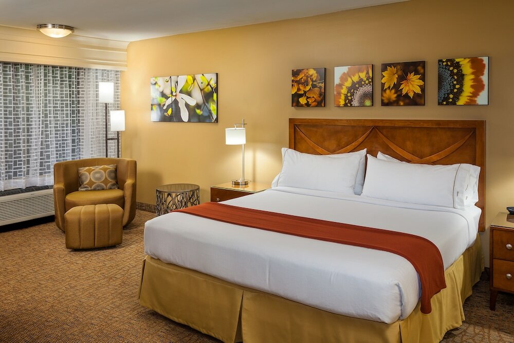 Фото Holiday Inn Express Simi Valley, an Ihg Hotel