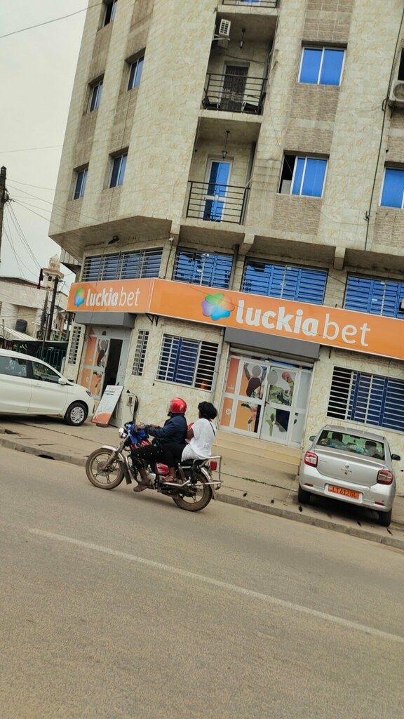 Bookmakers Luckia Bet, Douala, photo