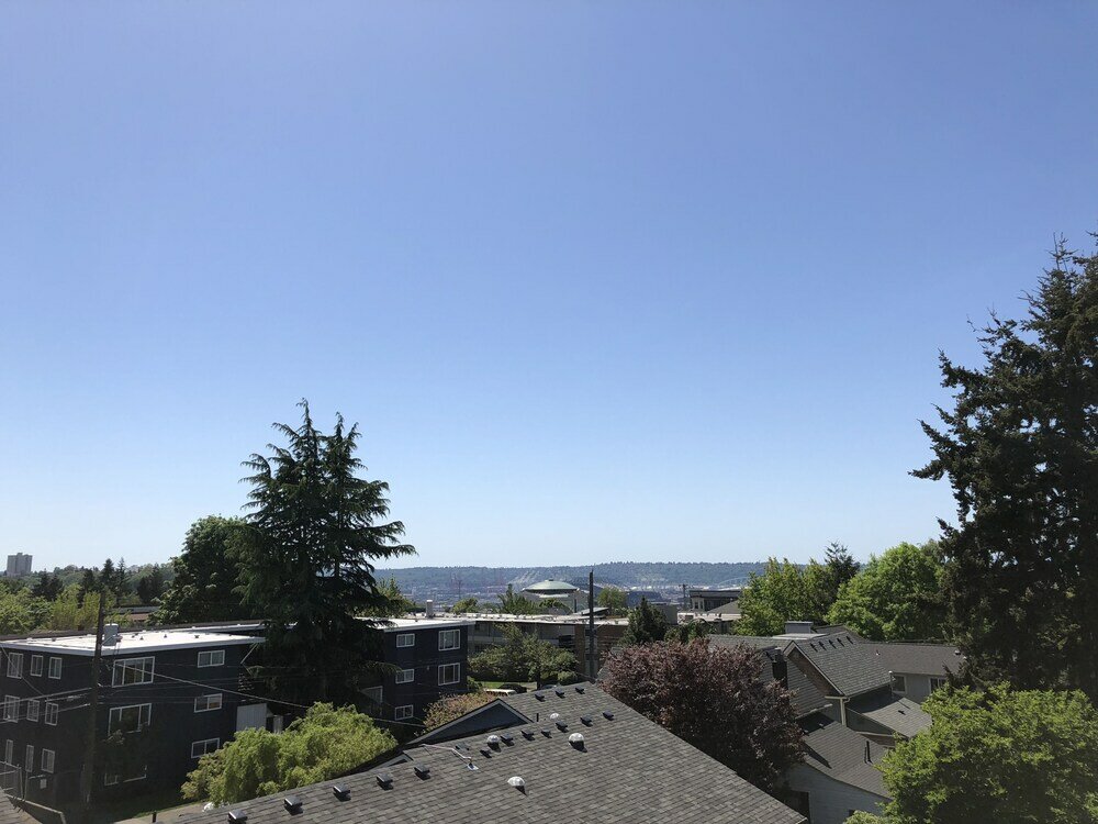 Фото Modern Home with Rooftop Oasis