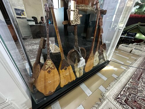 Қолмен салынған инцест порно комикстері