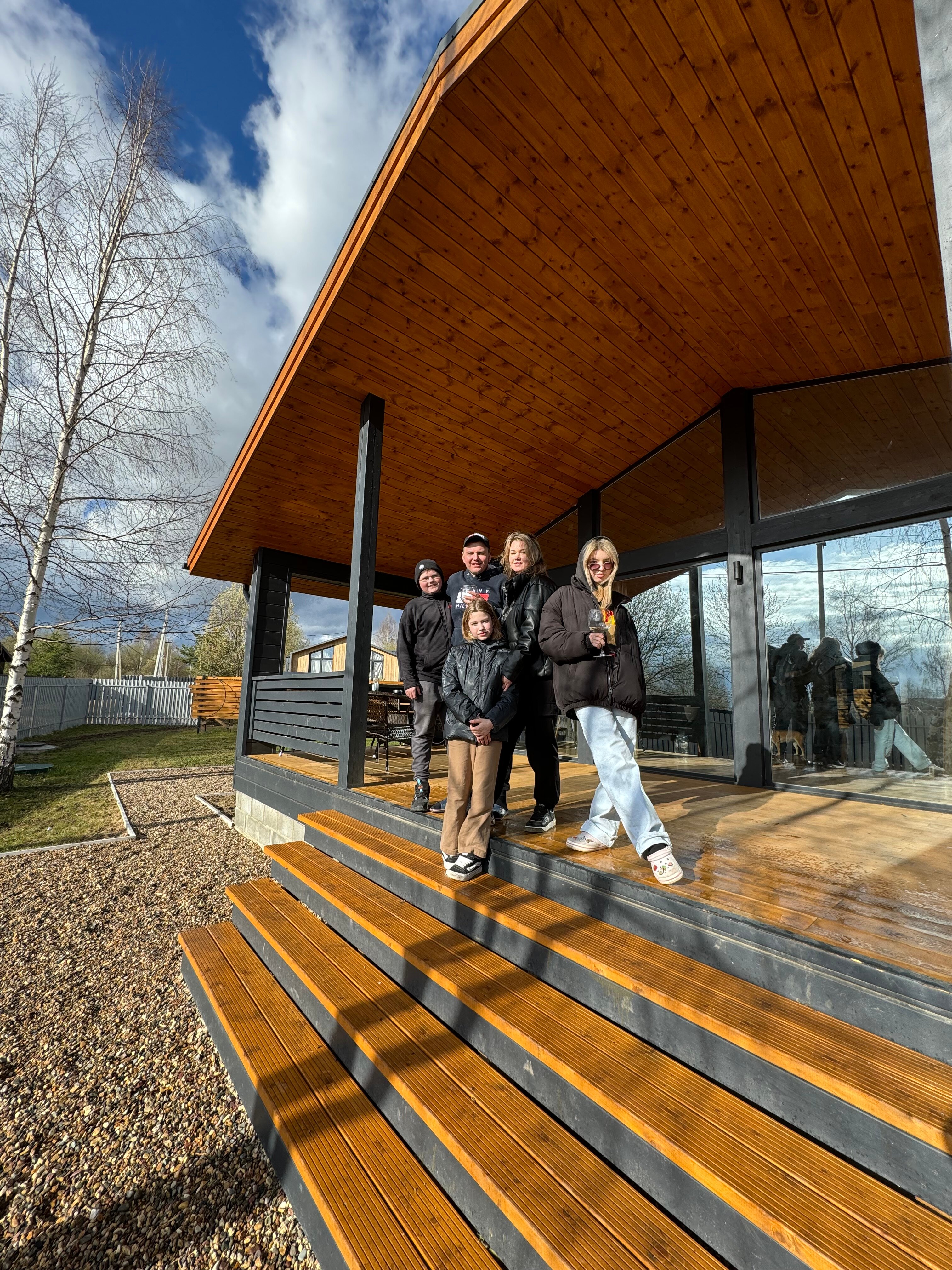 Фото Friends & Family