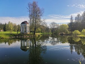 Ротонда (Pskov Region, Porkhovskiy District, derevnya Khilovo, Kashtanovaya alleya) ، معلم جذب سياحي