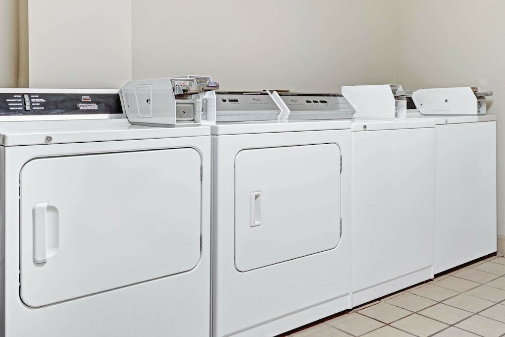 Фото Days Inn by Wyndham Burlington East